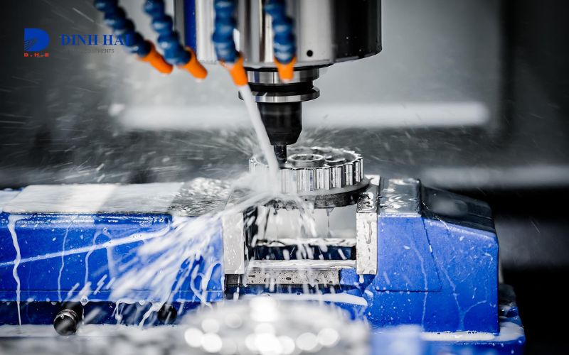 Béc phun dầu làm mát là gì? Khám phá chi tiết