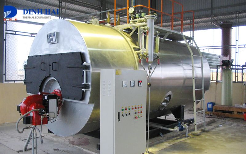 Buồng đốt cần ph&ugrave; hợp với c&ocirc;ng suất v&agrave; đặc điểm ngọn lửa của đầu đốt.