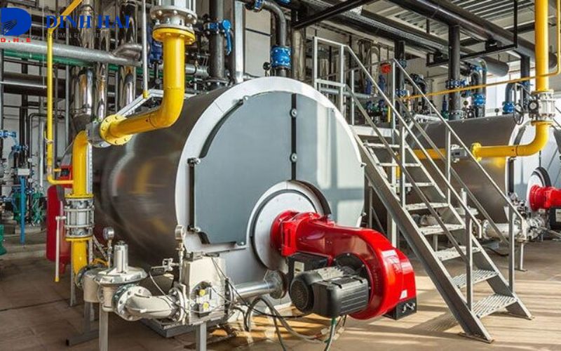 Tiền thổi l&agrave; qu&aacute; tr&igrave;nh đưa kh&ocirc;ng kh&iacute; v&agrave;o buồng đốt trước khi cấp nhi&ecirc;n liệu