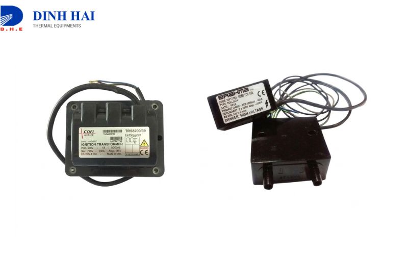 Biến &aacute;p đ&aacute;nh lửa l&agrave; một thiết bị điện tử chức năng chuyển đổi nguồn điện &aacute;p thấp th&agrave;nh điện &aacute;p cao nhằm tạo ra tia lửa điện tại điện cực đ&aacute;nh lửa