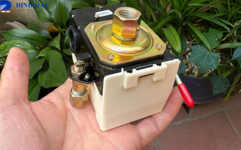 Cấu tạo cơ bản của rơ le m&aacute;y n&eacute;n kh&iacute; 1 pha